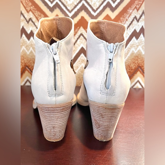 Free People Suede Leather Cutout Ankle Boots Size 9.5 Western Coastal Cowgirl - Picture 7 of 16